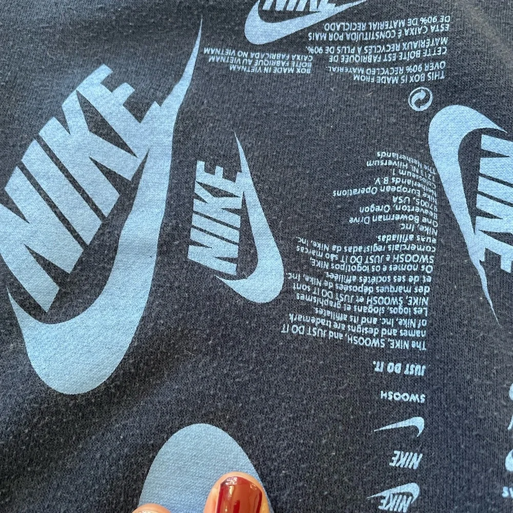 Boys‎ light-weight Nike sweatshirt size 4/5